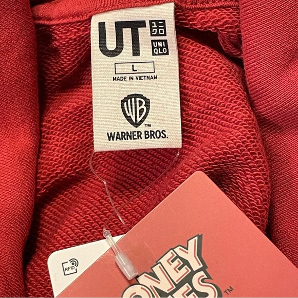 UNIQLO x LOONEY TUNES WB Long Sleeve Sweat Pullover Hoodie in Red‎ - Picture 7 of 9